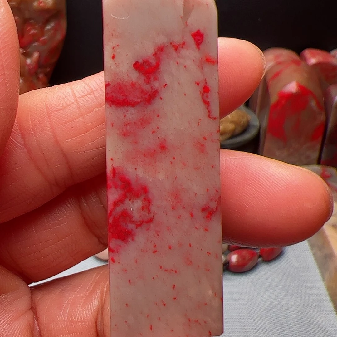 昌化石1**熊昌化鸡血石印章