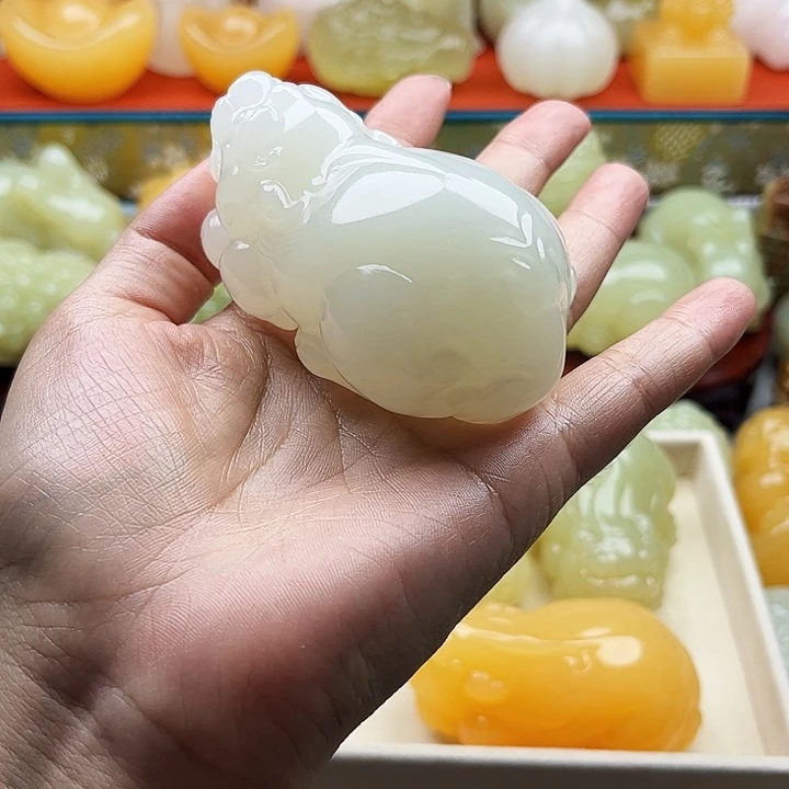 沧***笑石材貔貅手把摆件