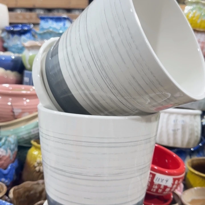 凑9块包邮，有孔，陶瓷花盆