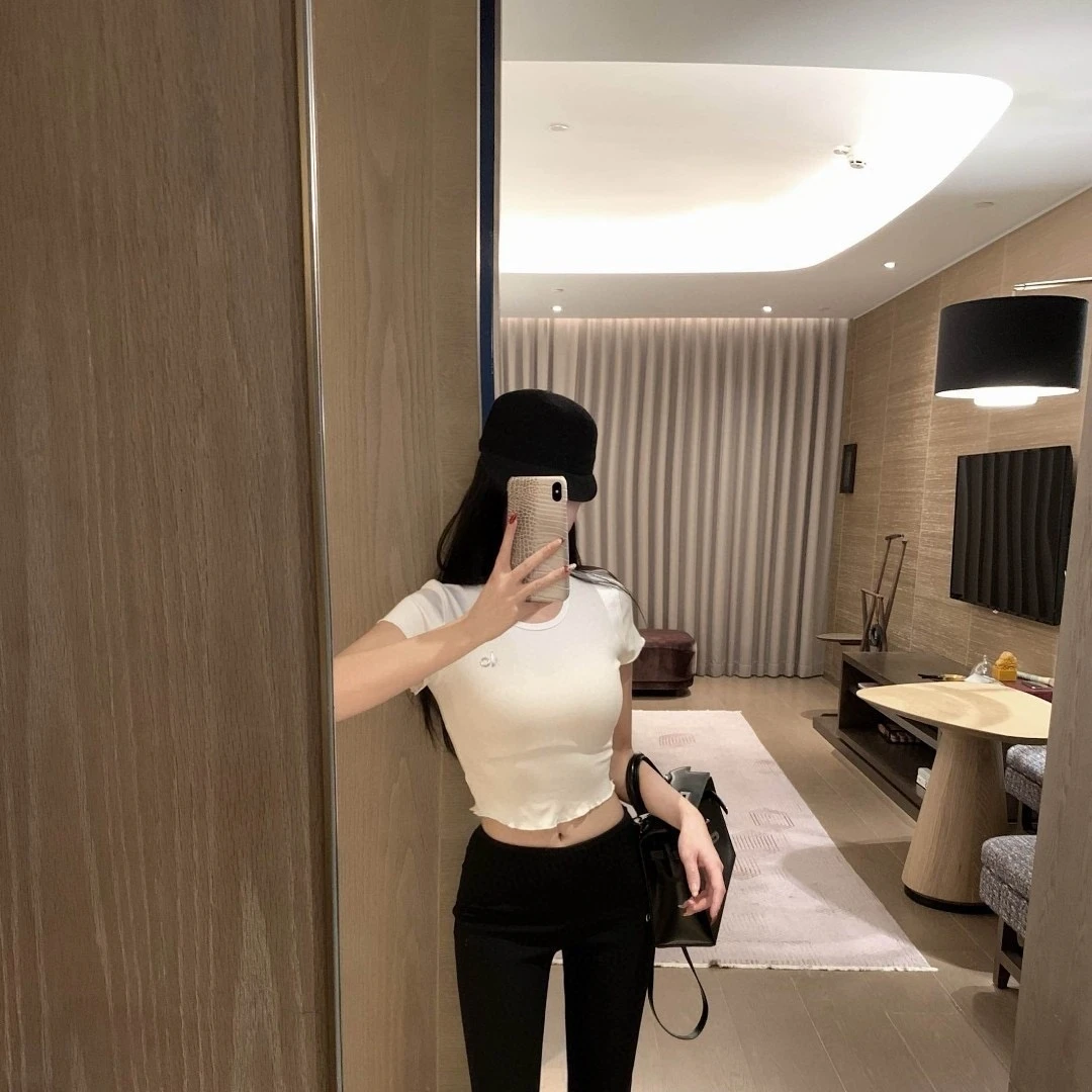 百搭修身小板T恤-H041