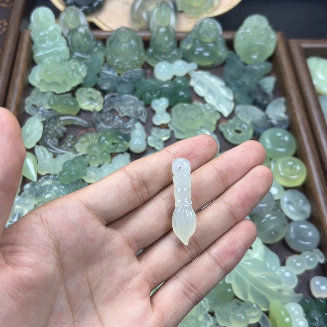 蛇纹石玉合金颈饰