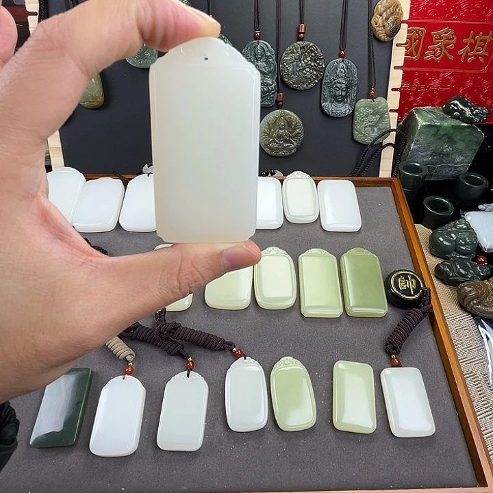 郑***形玉白四六高货无事牌