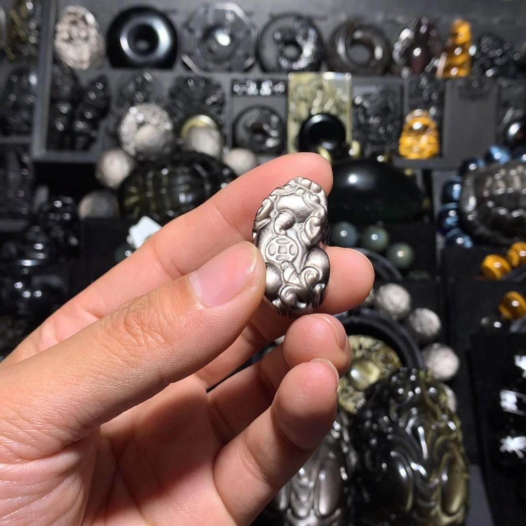 葱***儿黑曜岩未镶嵌珠宝奇石