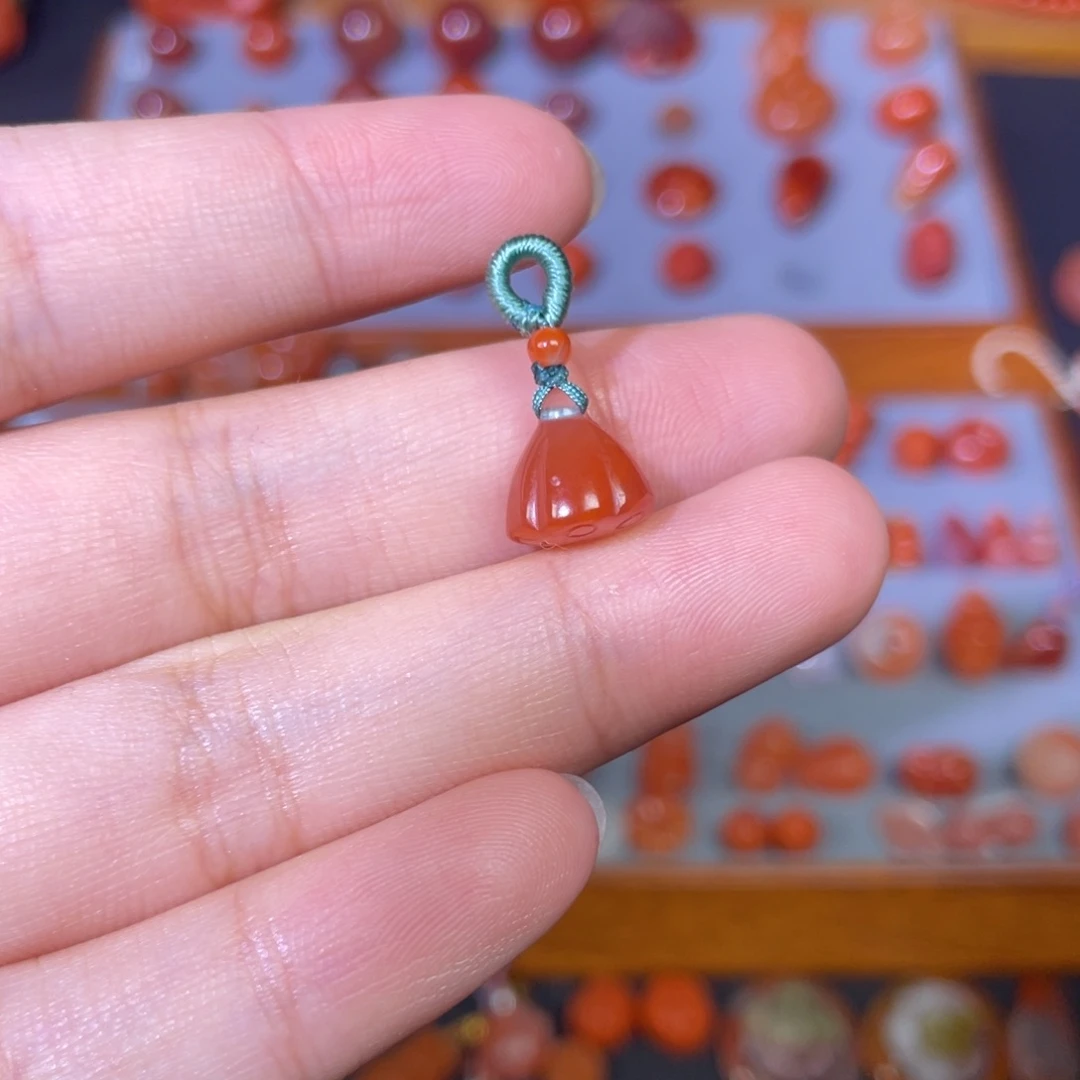 南红玛瑙莲蓬未镶嵌