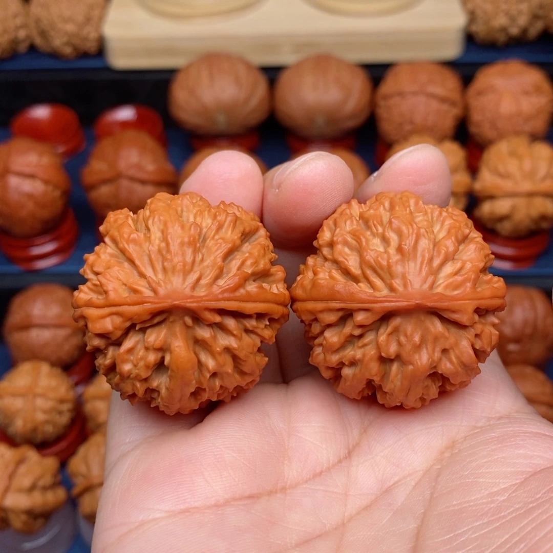 把件文玩核桃手捻金品水波龙纹