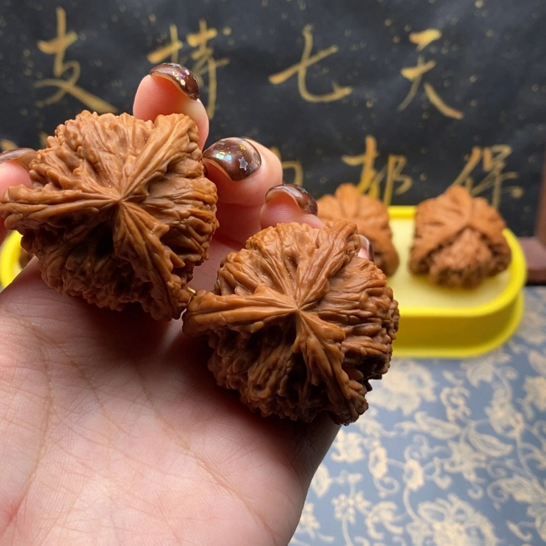 吊坠文玩核桃s****.白狮子