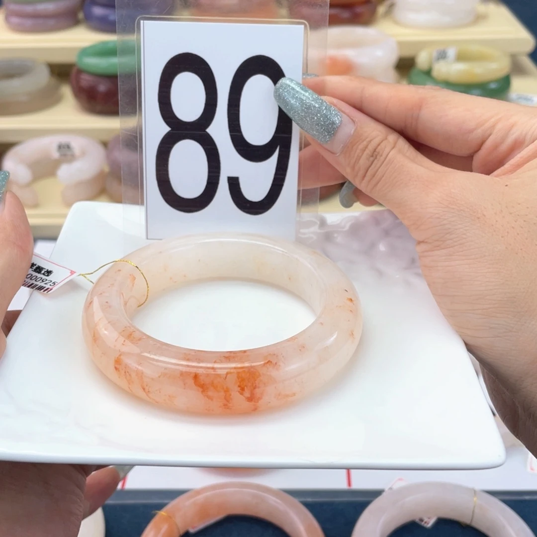 石英岩玉未镶嵌手镯