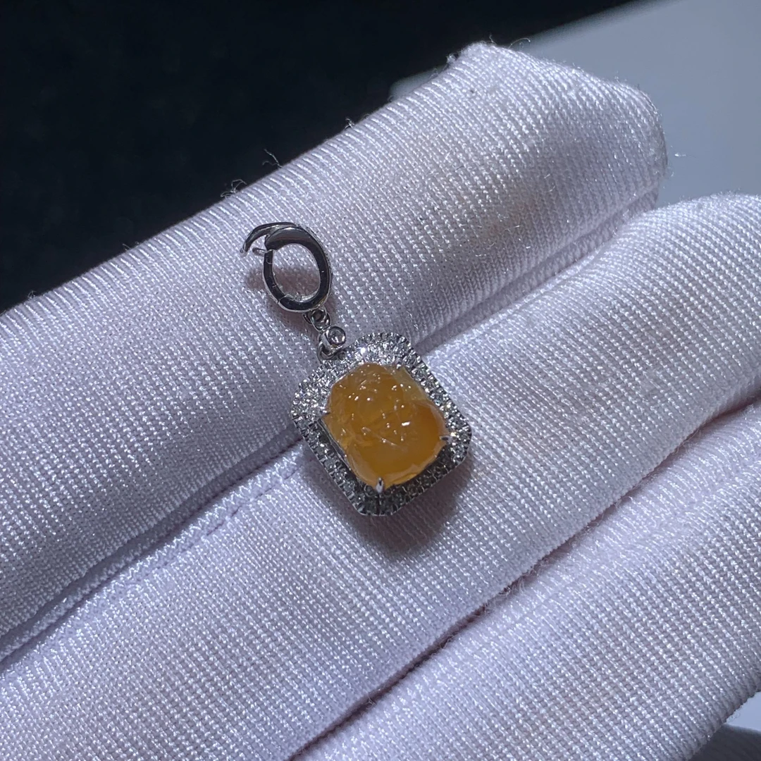 ZY-0630-2-18 天然缅甸翡翠A货  18K金貔貅吊坠