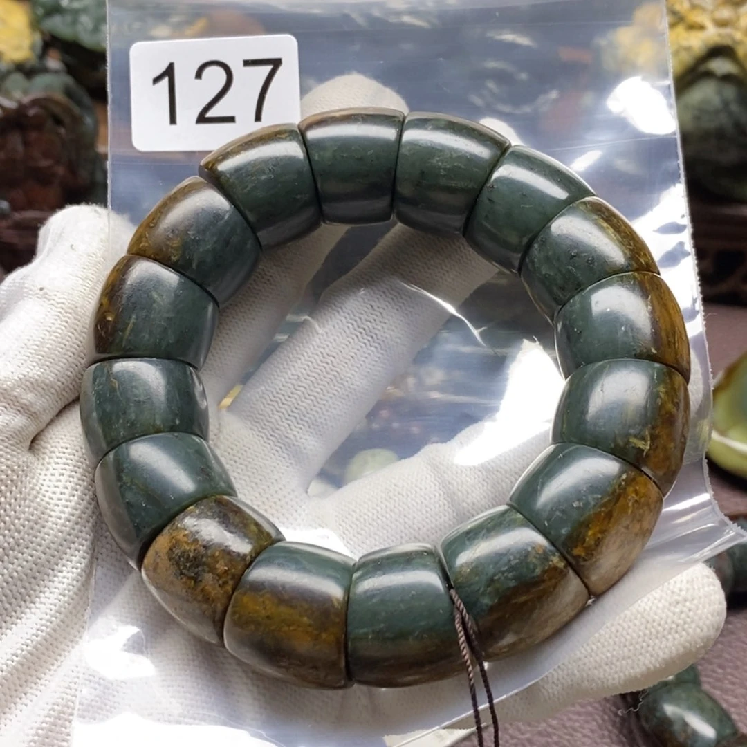 未镶嵌岫岩河磨玉（透闪石质玉）把件霖