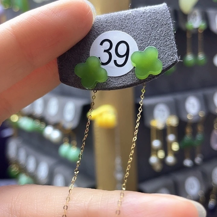 和田玉18K金镶嵌颈饰