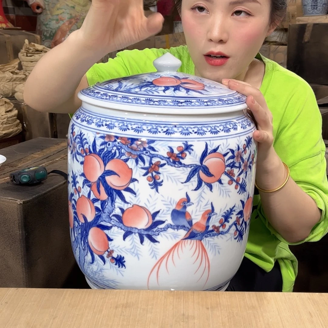 摆件/////景德镇陶瓷瓷器。茶叶罐。