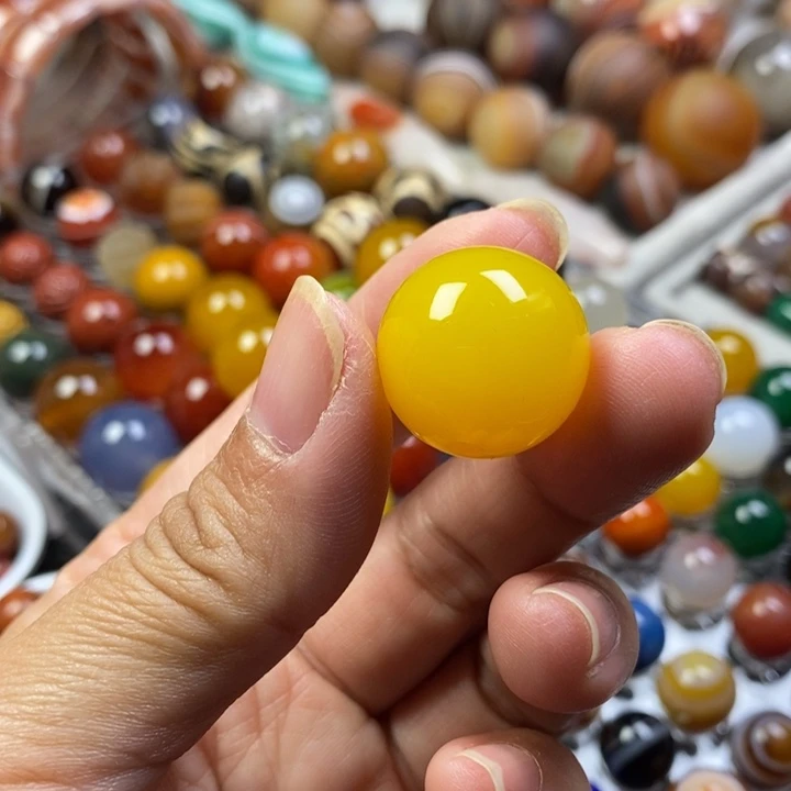 玛瑙/玉髓未镶嵌珠宝半成品20mm黄色