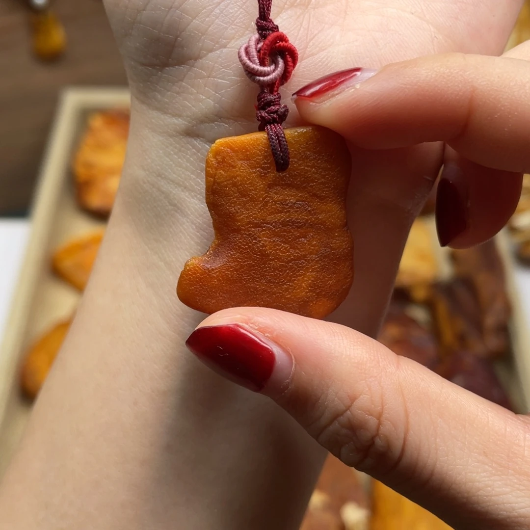 琥珀未镶嵌珠宝奇石