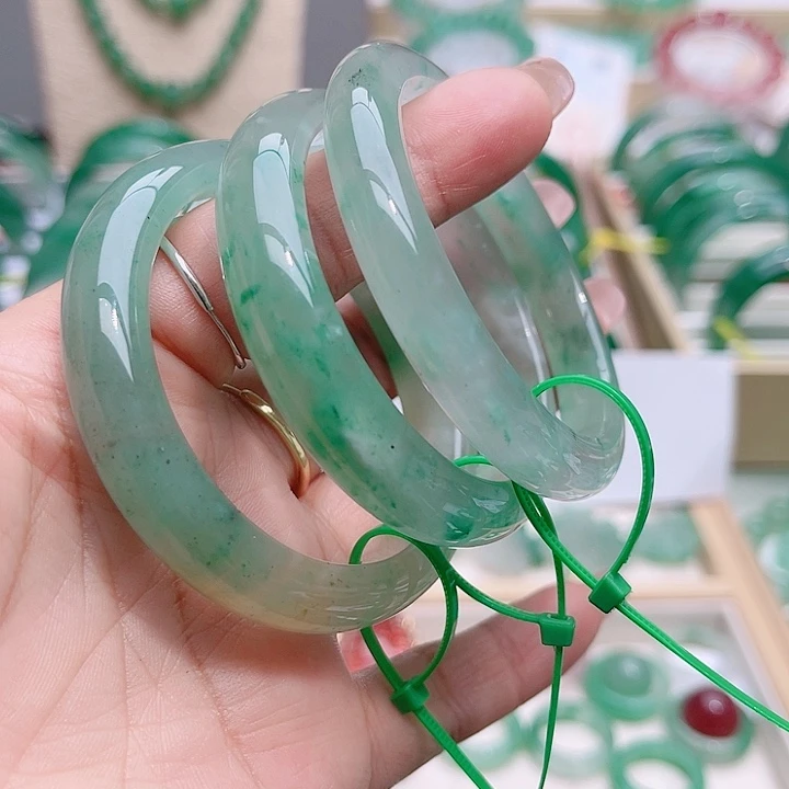 石英质玉手镯未镶嵌潼****洲