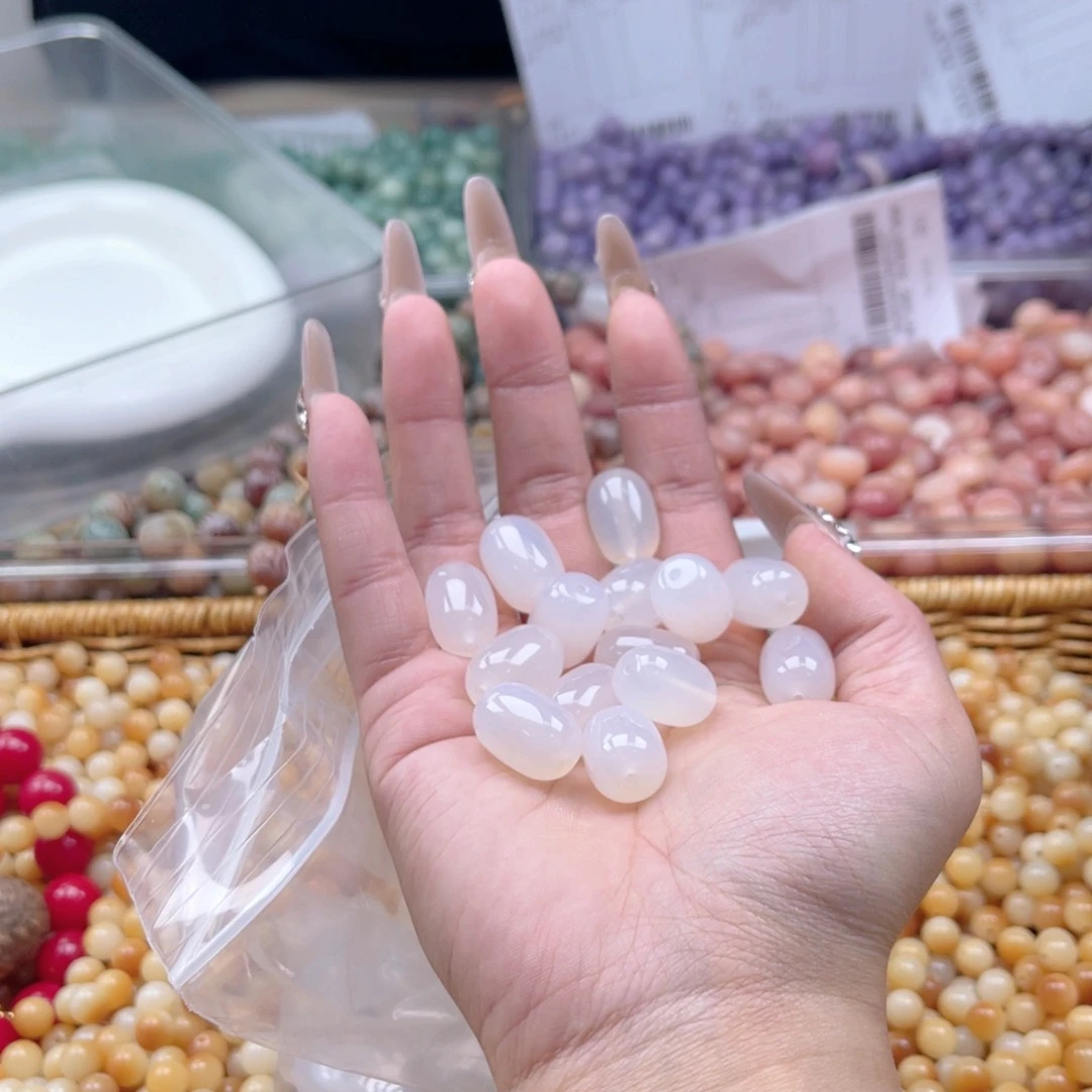 白玉菩提吊坠z16-18mm5+1颗。