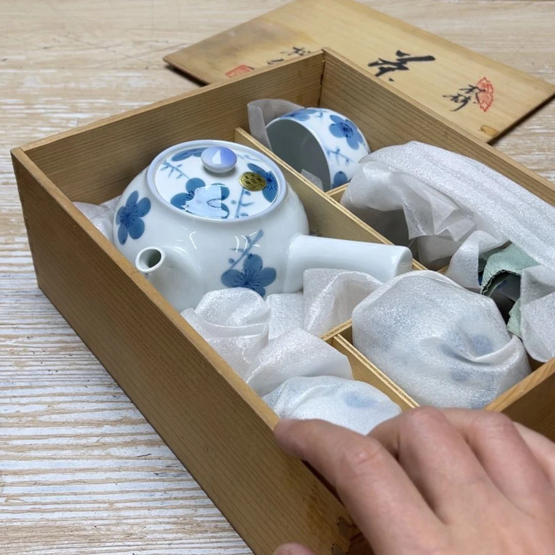 瓷片自*密密麻麻地写着自己