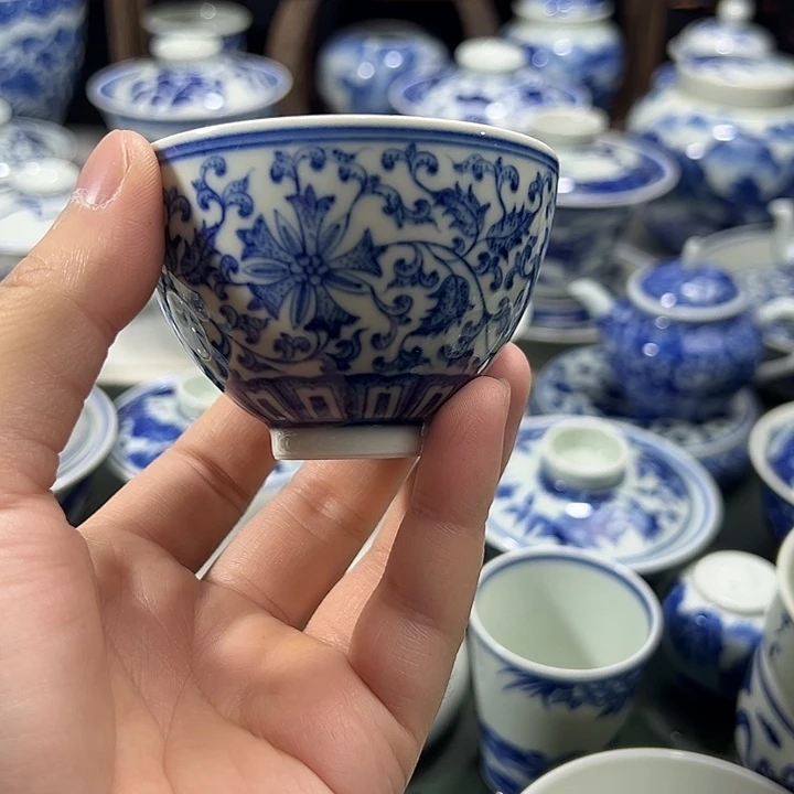 微瑕柴窑点工缠枝花卉鸡心杯