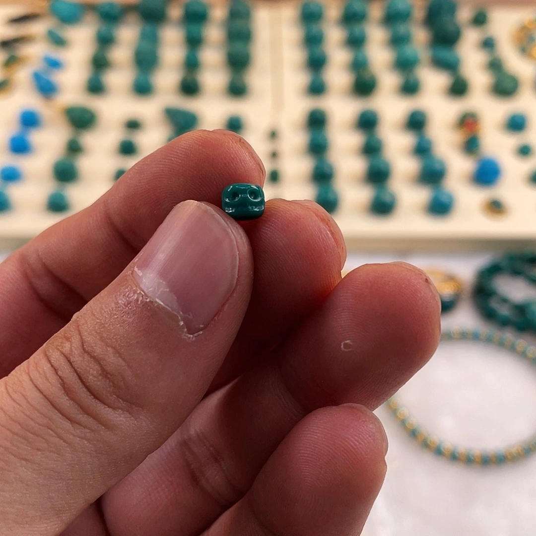 绿松石未镶嵌耳饰