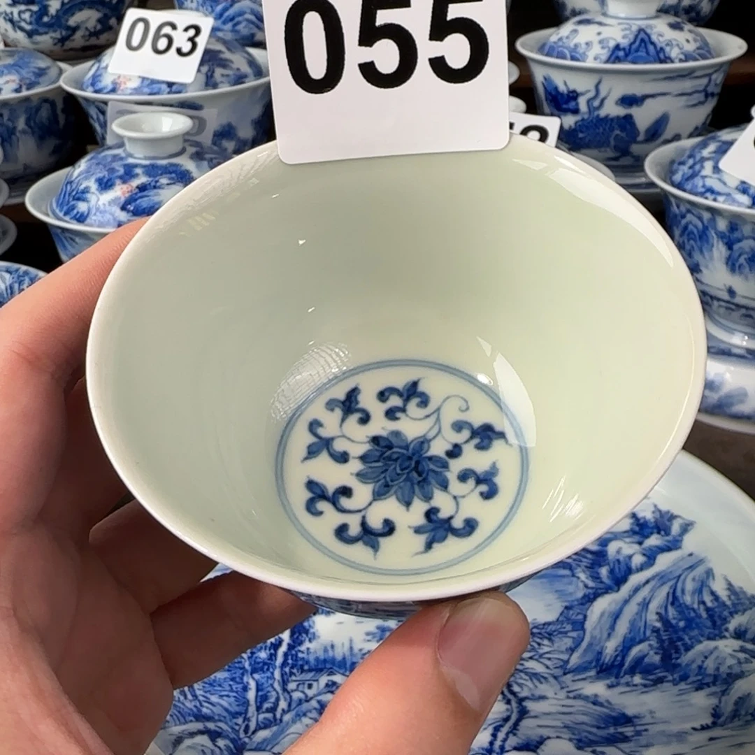 微瑕景德镇手绘龙凤杯