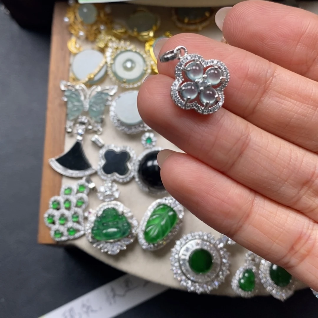 翡翠颈饰未镶嵌翡翠