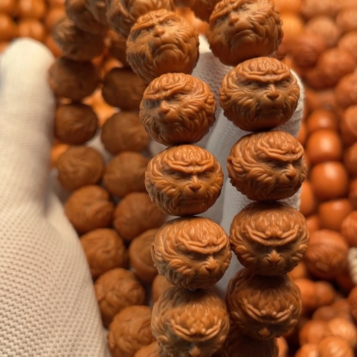 猴头核桃吊坠快**迪斗战胜佛