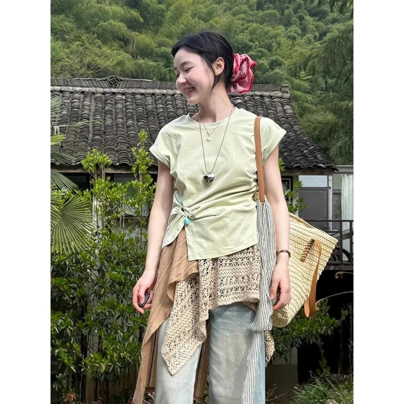 好看得想转圈圈！设计感开叉短款甜辣上衣女夏季绿色小飞袖短袖T恤