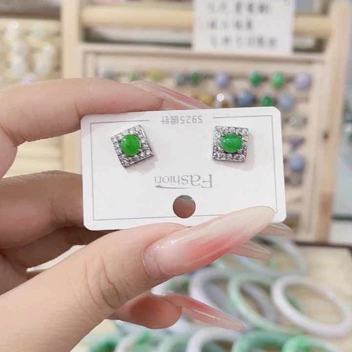 翡翠未镶嵌颈饰天然翡翠Ａ货