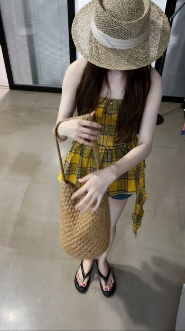 法式不规则格纹抹胸小衫 N87
