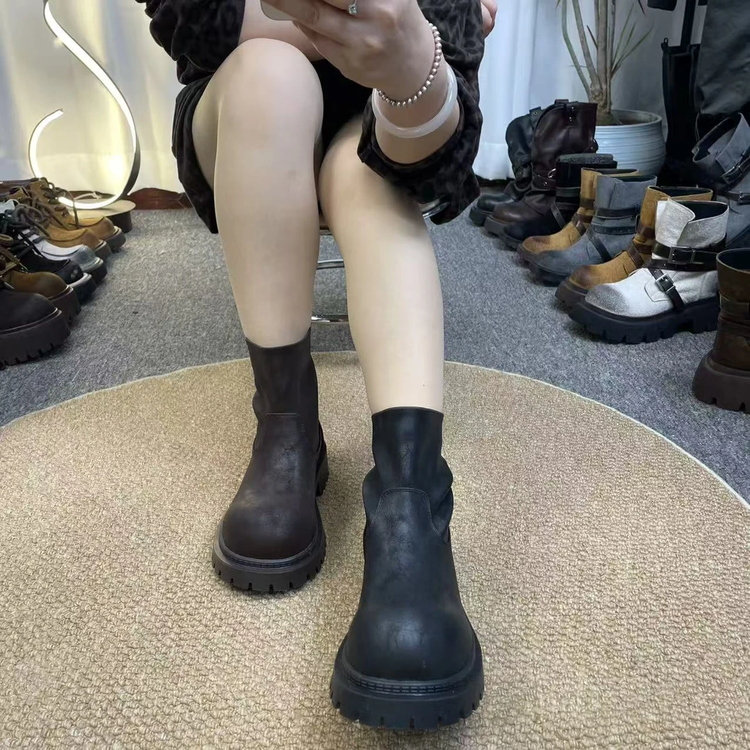 888-2马丁靴休闲风拼色打蜡皮秋冬女鞋百搭冬季圆头马丁靴
