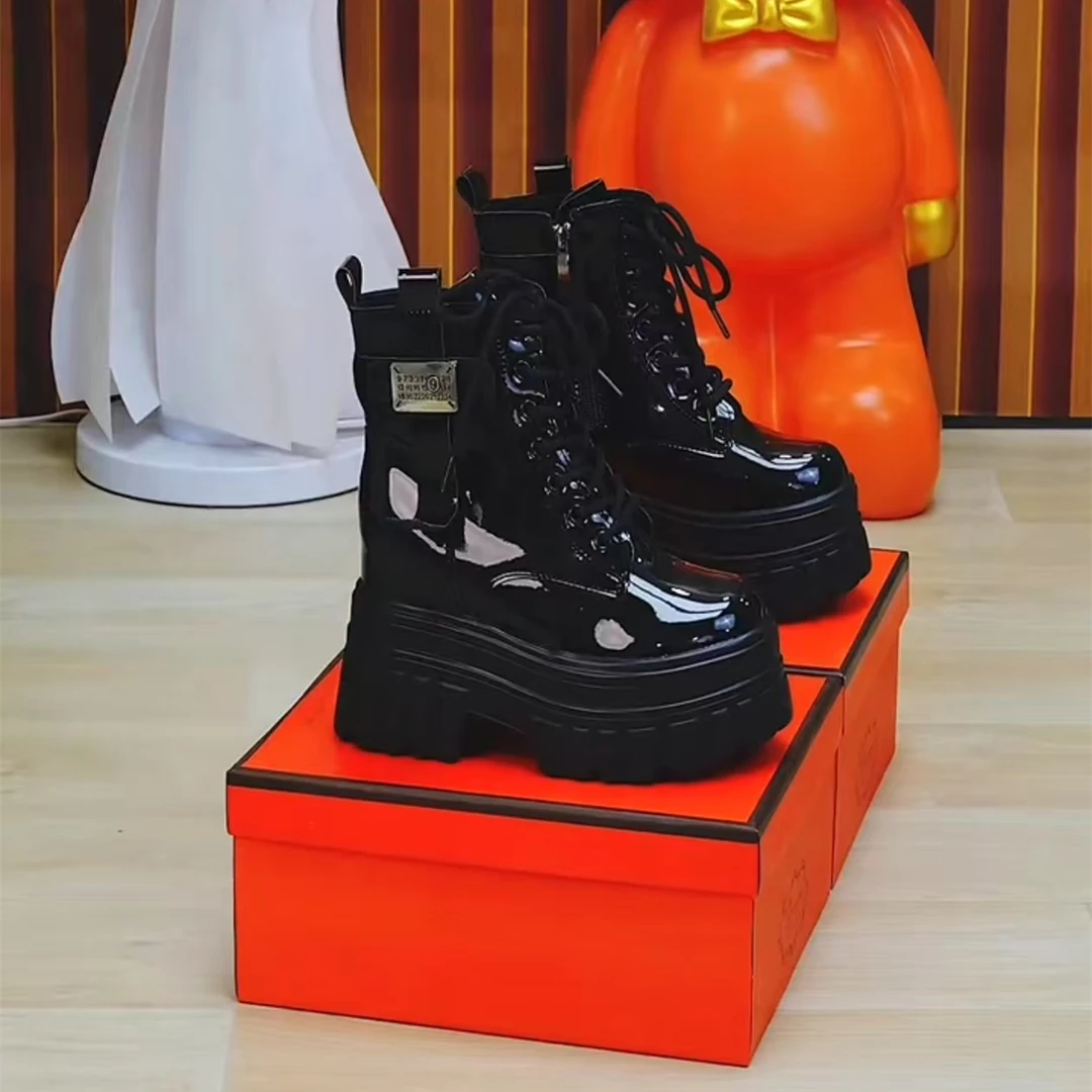 2025早春新款时尚网红增高短靴马丁靴女百搭显瘦小个子厚底女鞋