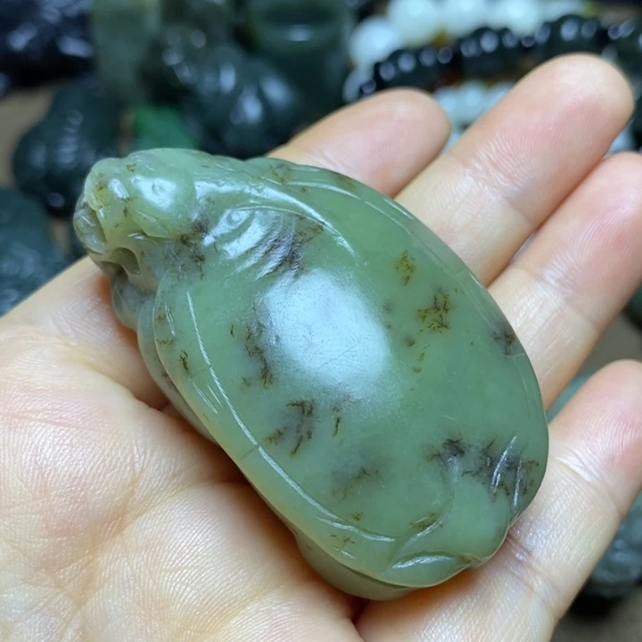 阿***桂和田玉未镶嵌颈饰