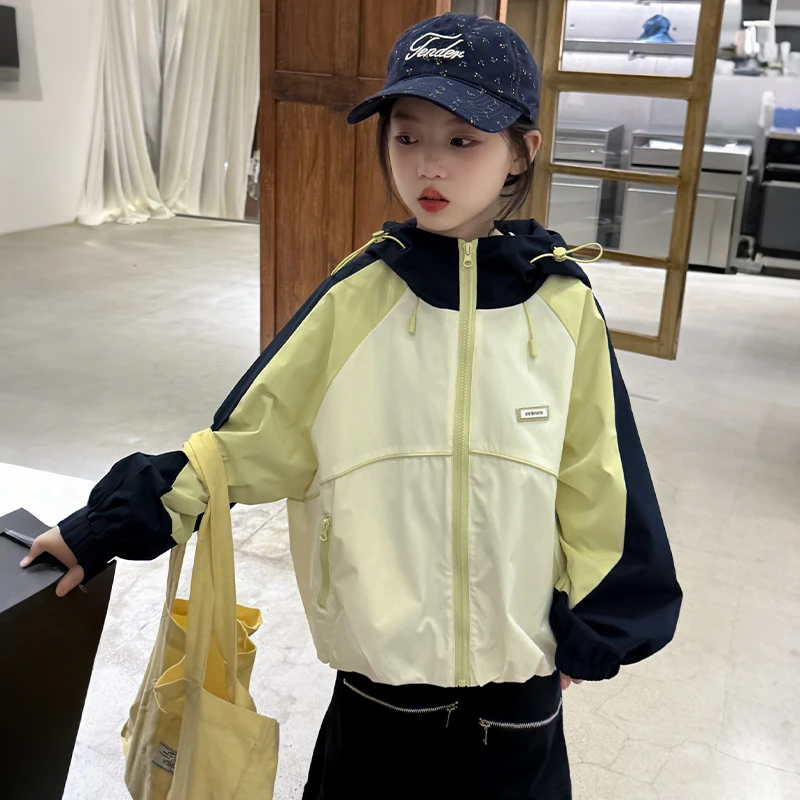 女童冲锋衣秋装秋季新款户外上衣女孩洋气时尚儿童外穿连帽外套
