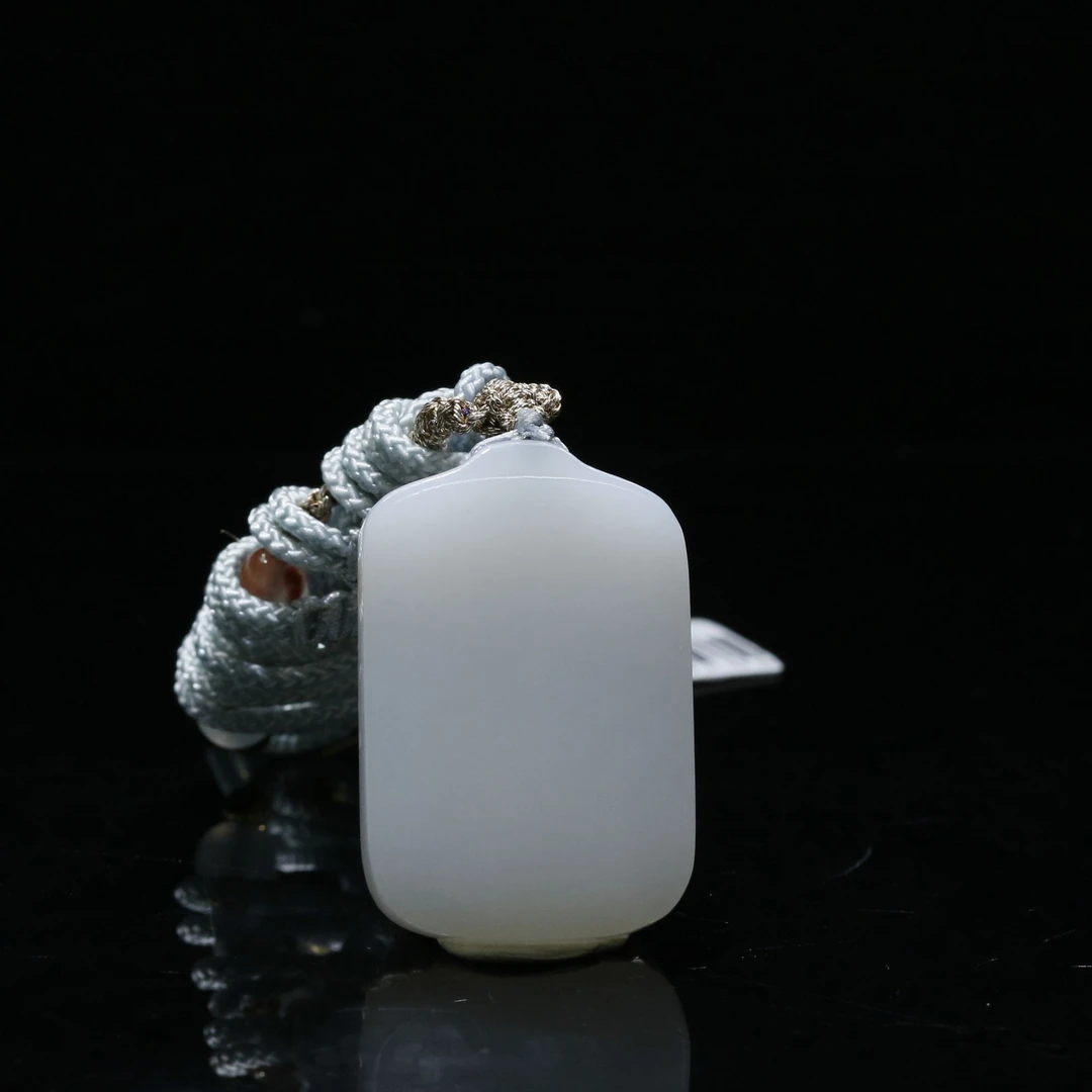 4和田玉羊脂白吊坠/600450保利厦门拍卖