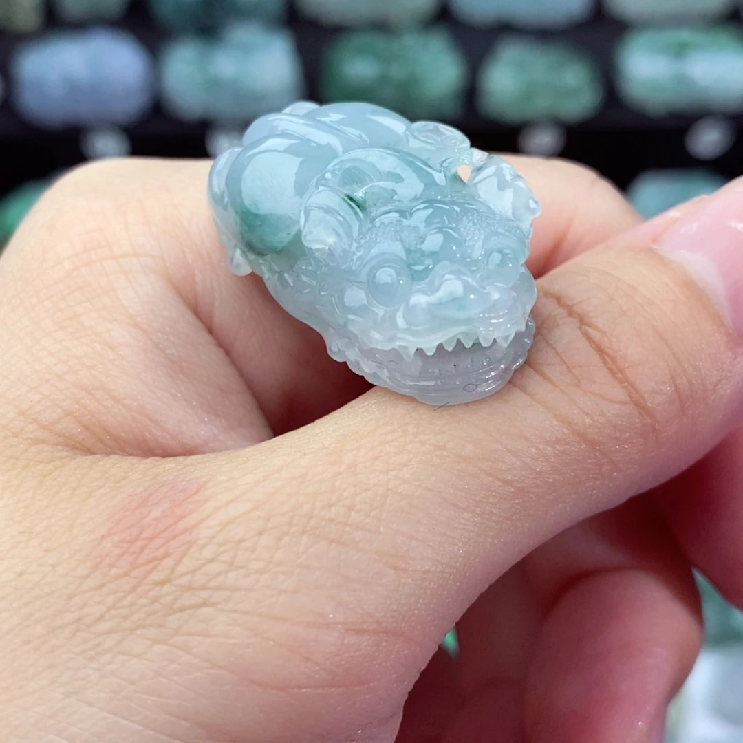 翡翠颈饰未镶嵌天然