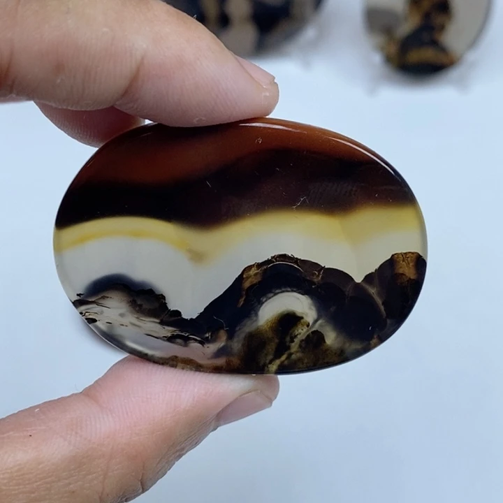 玛瑙/玉髓未镶嵌珠宝半成品明**月
