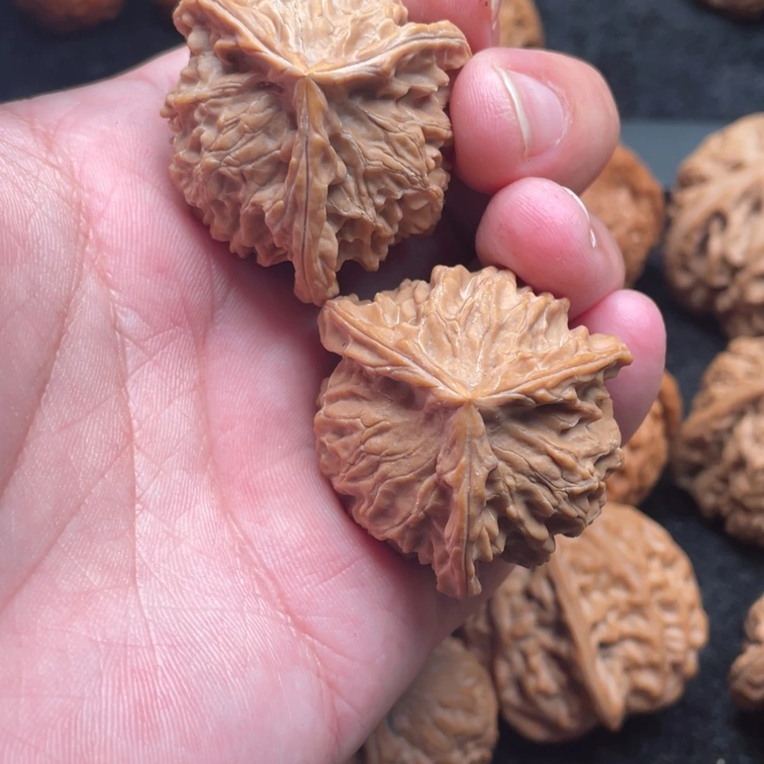 文玩核桃吊坠盘山