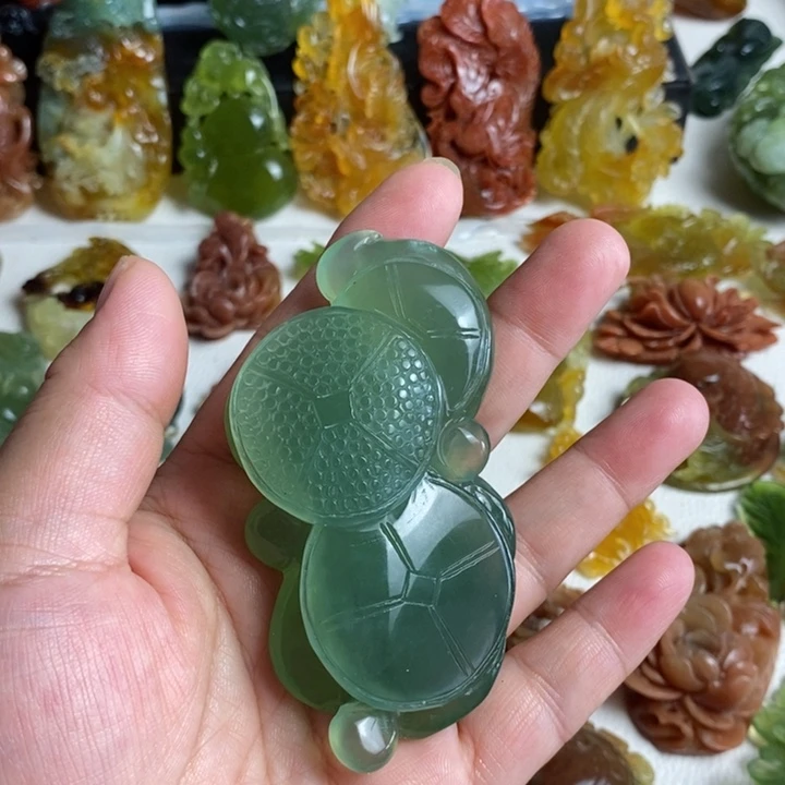 蛇纹石玉未镶嵌颈饰地*猫