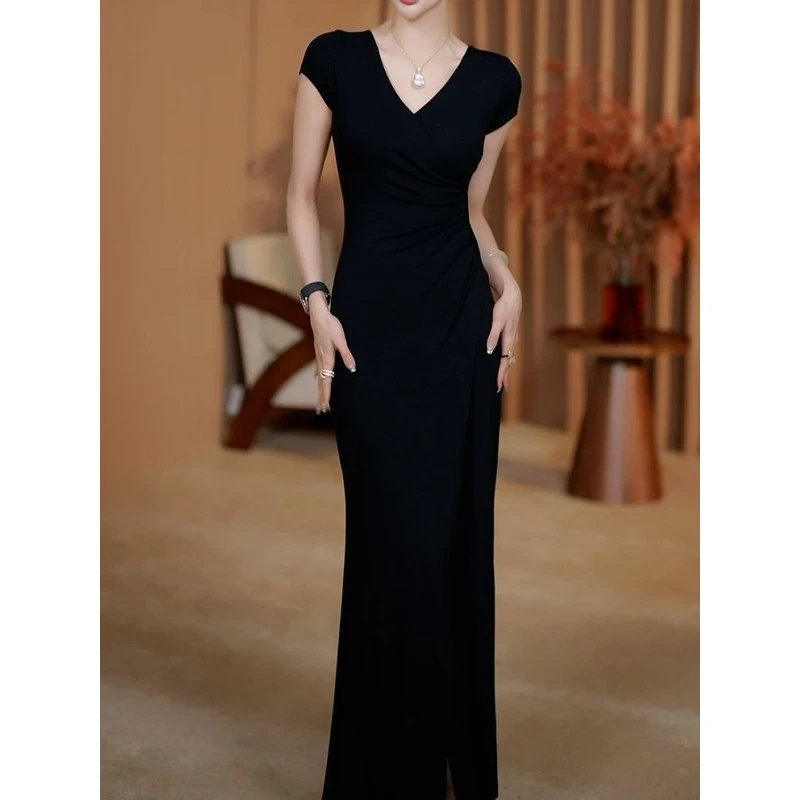 气质女神范纯色收腰显瘦包臀裙2025夏季新款高级感轻奢领小黑裙