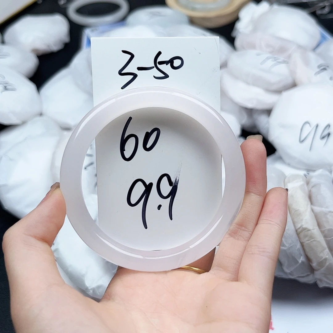 未镶嵌手镯石英质玉3.50