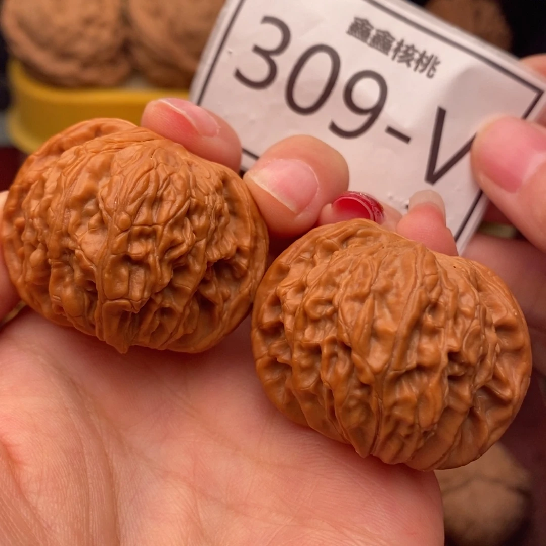 桃核把件正磨40……