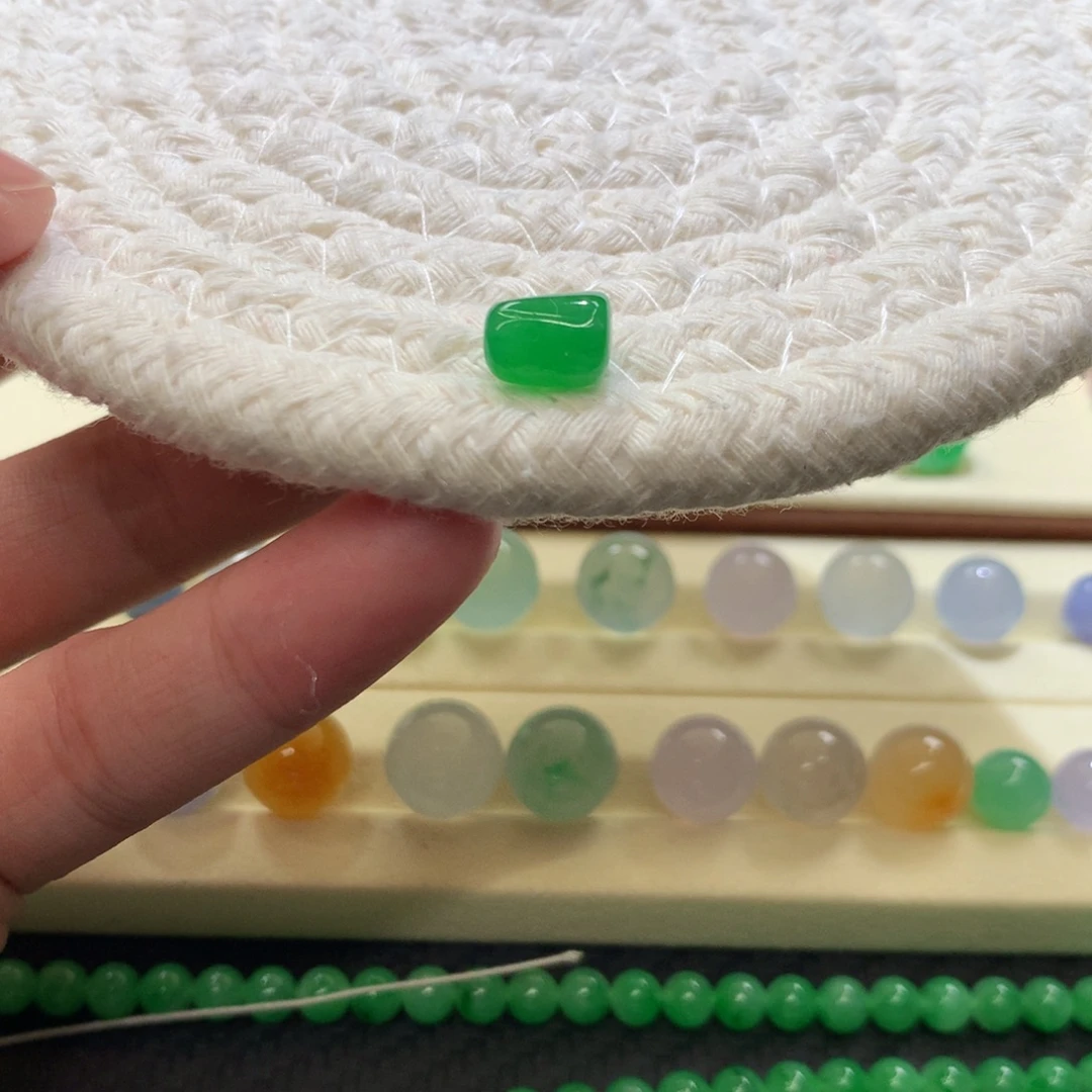 定制翡翠未镶嵌满阳绿随形