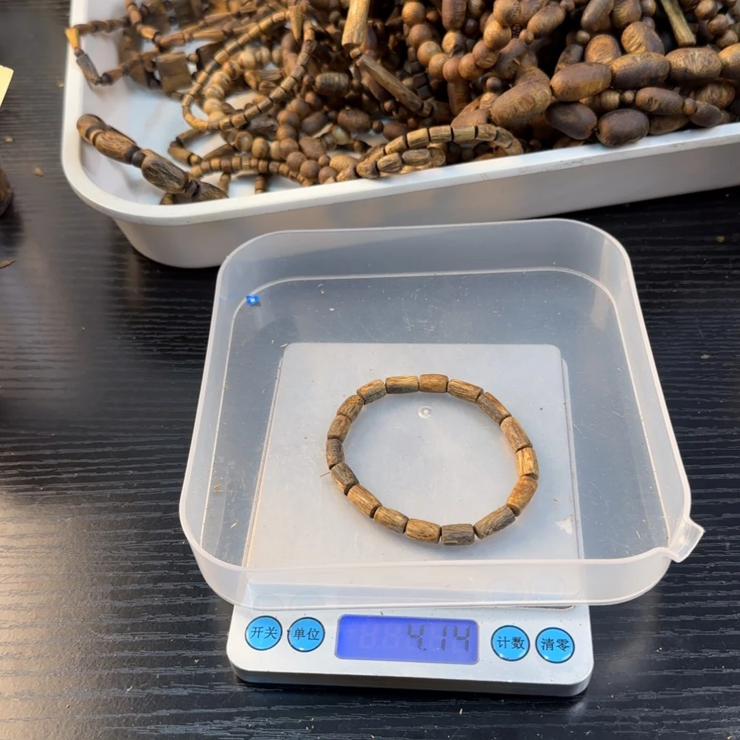 线香奇楠虫漏4.1白棋手串
