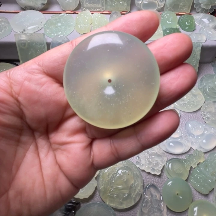 岫玉未镶嵌吊坠(赠链)