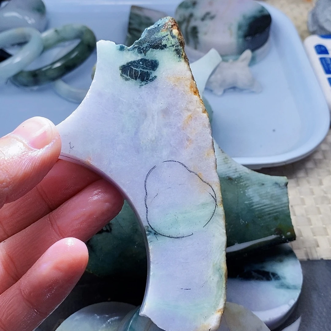 翡翠未镶嵌颈饰5555