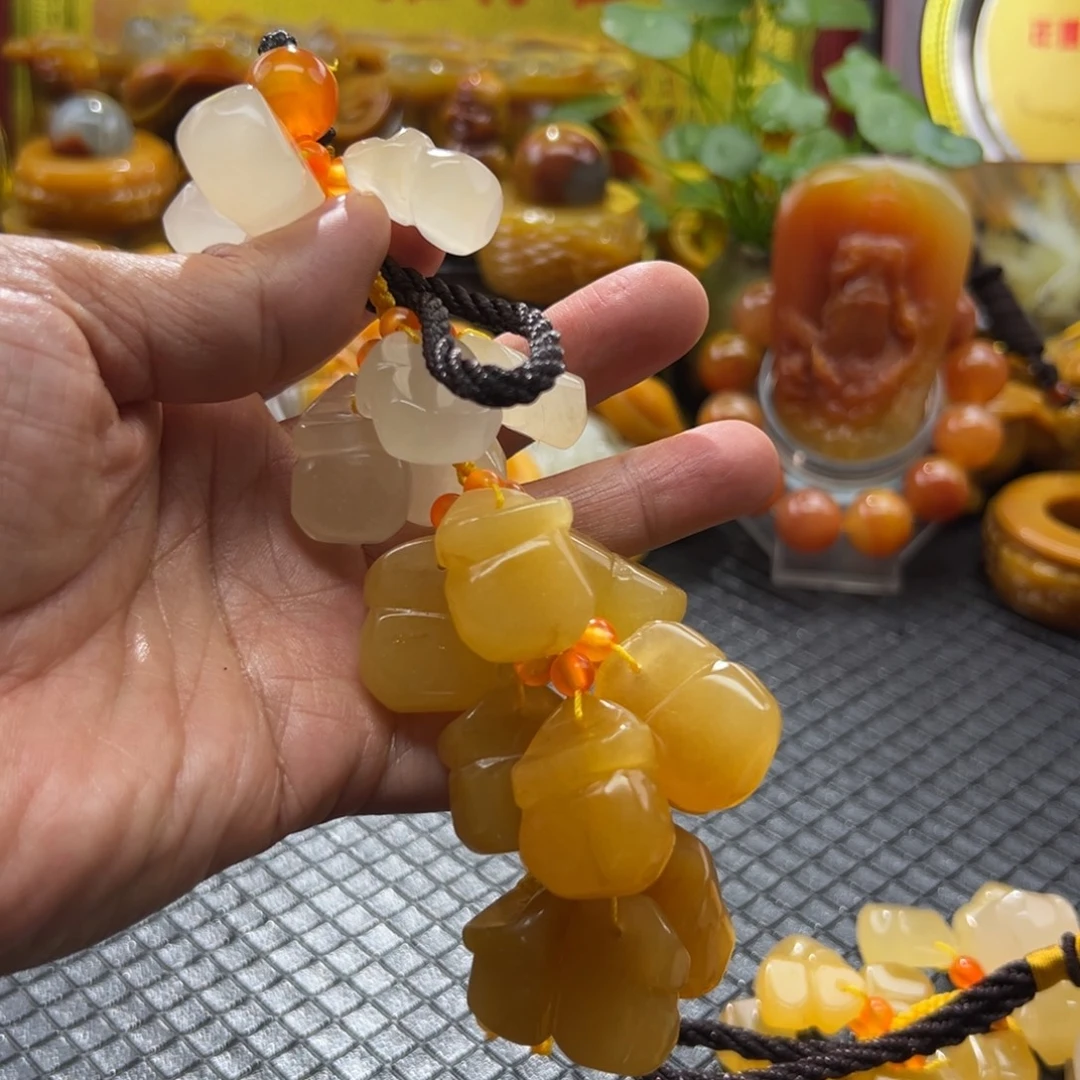 石英质玉未镶嵌颈饰