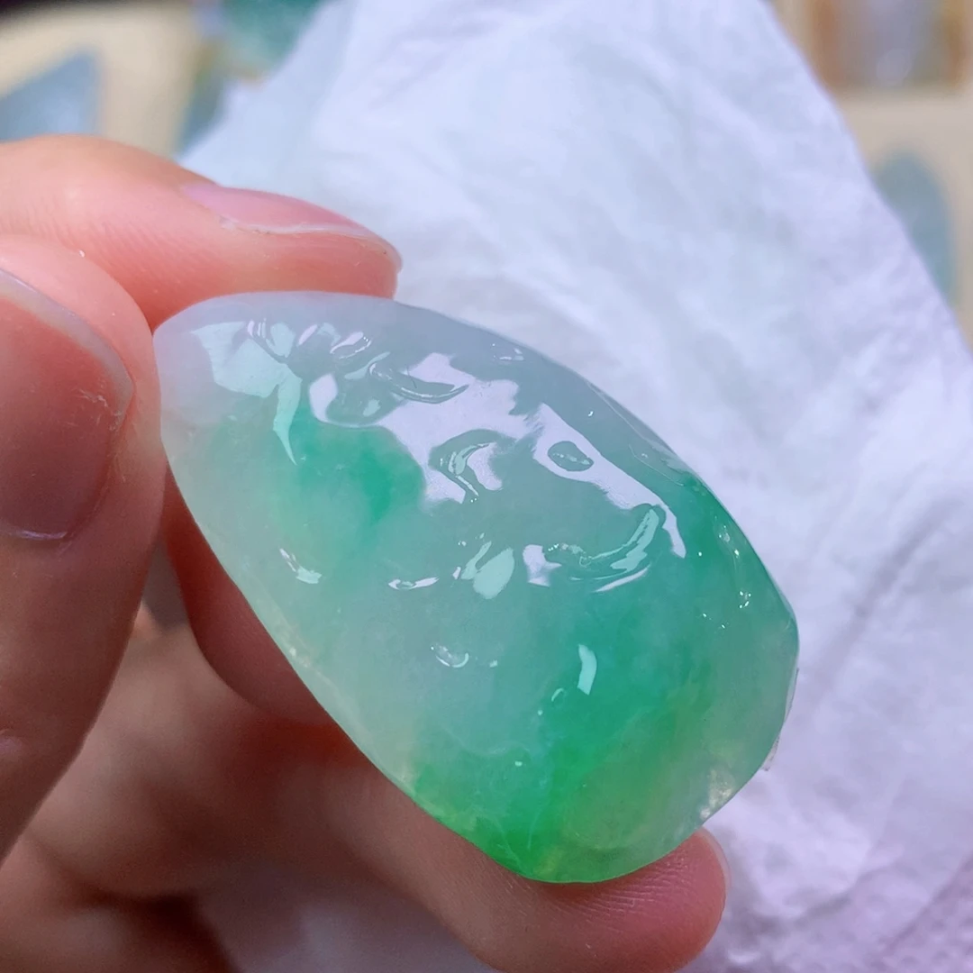 翡翠未镶嵌吊坠(赠链) 2688