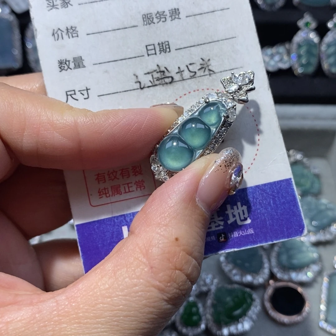 翡翠颈饰未镶嵌缅****o翡翠