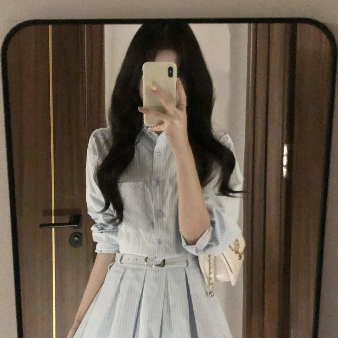 家漾多弛感老钱风御姐蕾丝网纱拼接蓝色条纹连衣裙条纹衬衫裙新款