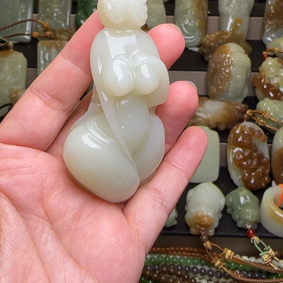 张***馆和田玉未镶嵌颈饰