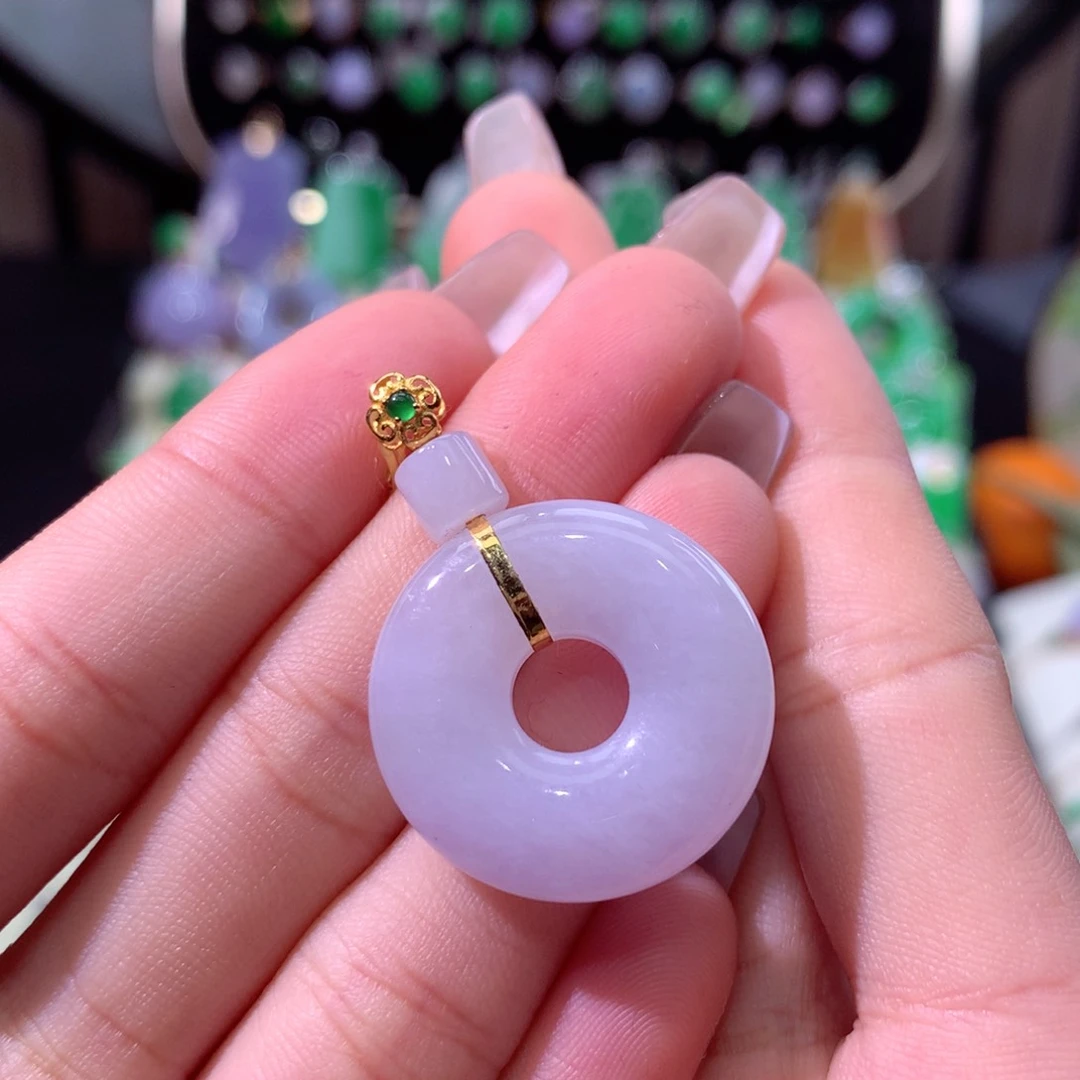 翡翠颈饰18K金镶嵌翡翠